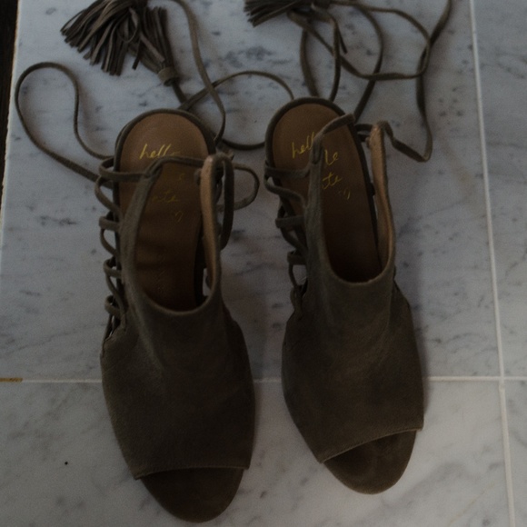 Banana Republic Suede Lace Up Grey Sandals 7 - Picture 4 of 6